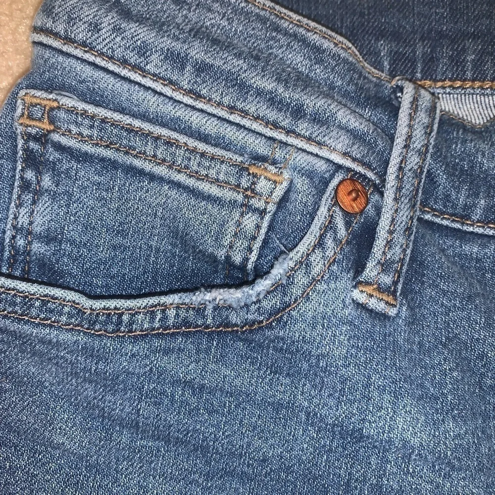 Madewell 9” Mid Rise Skinny Cropped Button Down Jeans in Medium Wash Size 25